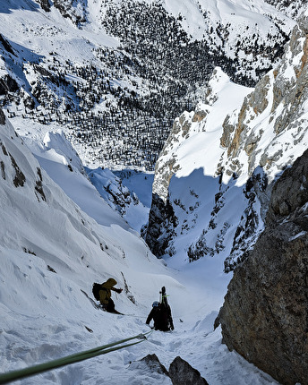 Piz de Puez, Dolomites, Franz Anstein, Federico Maremonti, Andreas Tonelli - The ski descent of 'Canal sëura l uët' on Piz de Puez in the Dolomites (Franz Anstein, Federico Maremonti, Andreas Tonelli 25/03/2024)