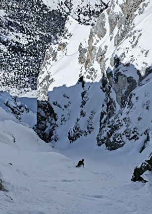 Piz de Puez, Dolomites, Franz Anstein, Federico Maremonti, Andreas Tonelli - The ski descent of 'Canal sëura l uët' on Piz de Puez in the Dolomites (Franz Anstein, Federico Maremonti, Andreas Tonelli 25/03/2024)