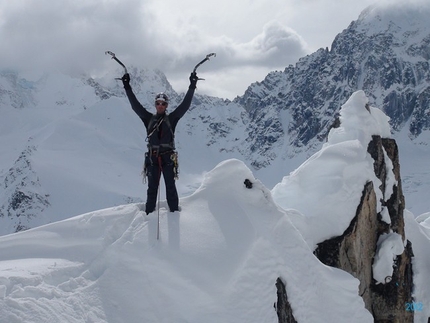 Alaska - New routes in Alaska's Revelation Mountains by the Slovenian Freeapproved Team from 10/04 - 02/05/2012