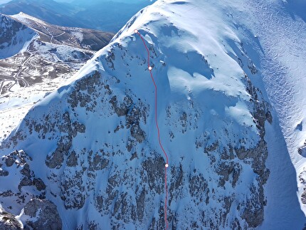 Monte Terminillo, Monti Reatini, Appennino Centrale, Pino Calandrella, Stefano Cascavilla - La parte alta della via  'Effimeri spiragli' al Monte Terminillo, Monti Reatini, Appennino Centrale (Pino Calandrella, Stefano Cascavilla 25/03/2024)