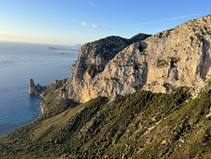 Mediterraneo, Punta Giradili, Sardinia - View from 'Mediterraneo' on Punta Giradili down to Pedra Longa