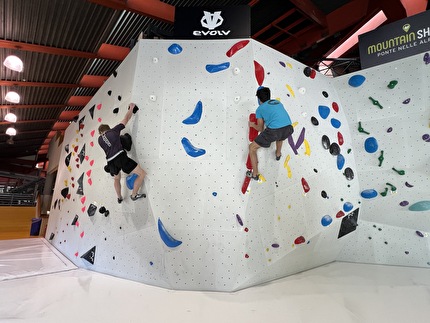 Climbing Zoo Palasport Longarone - Climbing Zoo Longarone