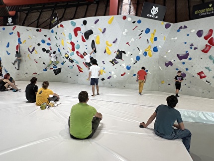 Climbing Zoo Palasport Longarone - Climbing Zoo Longarone
