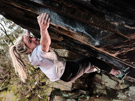 Shauna Coxsey - Shauna Coxsey su 'The Boss' (8B+) a Yarncliffe, Inghilterra