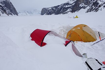 Mt. Dickey Alaska, Tom Livingstone, Gašper Pintar - The first ascent of 'The Great Wall' on the South Face of Mt. Dickey (2909m) in the Ruth Gorge, Alaska (Tom Livingstone, Gašper Pintar 14-17/04/2024)