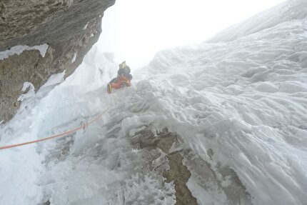 Mt. Dickey Alaska, Tom Livingstone, Gašper Pintar - La prima salita di 'The Great Wall' sulla sud di Mt. Dickey (2909m) nel Ruth Gorge, Alaska (Tom Livingstone, Gašper Pintar 14-17/04/2024)