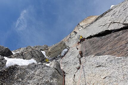 Mt. Dickey Alaska, Tom Livingstone, Gašper Pintar - La prima salita di 'The Great Wall' sulla sud di Mt. Dickey (2909m) nel Ruth Gorge, Alaska (Tom Livingstone, Gašper Pintar 14-17/04/2024)