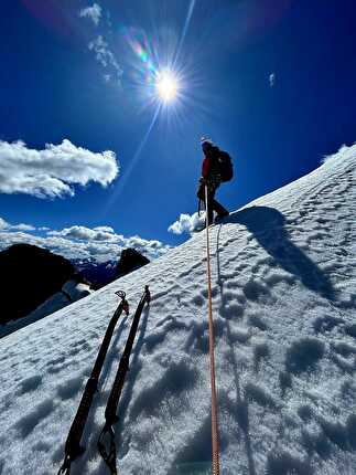 Cima Mezzaluna dei Piazzotti, Val Gerola, Val Tronella, Cristian Candiotto, Chiara Grattarola - L'apertura di 'Stai nel Chilling' alla Cima Mezzaluna dei Piazzotti in Val Tronella (Cristian Candiotto, Chiara Grattarola 17/04/2024)