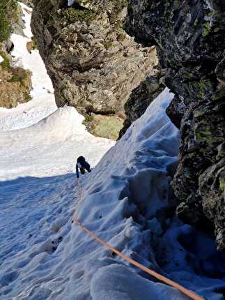 Cima Mezzaluna dei Piazzotti, Val Gerola, Val Tronella, Cristian Candiotto, Chiara Grattarola - L'apertura di 'Stai nel Chilling' alla Cima Mezzaluna dei Piazzotti in Val Tronella (Cristian Candiotto, Chiara Grattarola 17/04/2024)