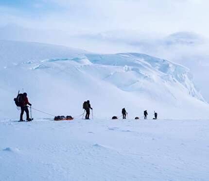 Denali, Andrea Lanfri, Luca Montanari  - Andrea Lanfri e Luca Montanari verso il Campo Base del Denali