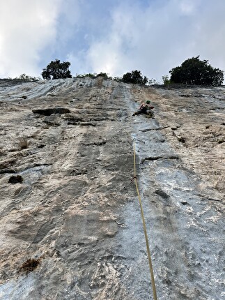 Transatlantico, Sarca valley, Italy - Climbing pitch 3 of 'Il sole e la luna' on Transatlantico in Valle del Sarc, Italy (Silvia Bert, Daniele Bolognani)