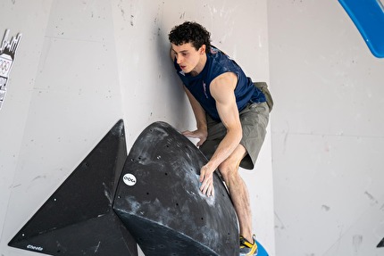 Olympic Qualifier Series Shanghai 2024 - Hamish McArthur, Boulder & Lead qualification, Olympic Qualifier Series in Shanghai