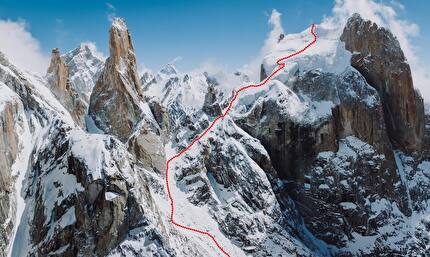 Great Trango Tower, prima discesa con gli sci di Chantel Astorga, Christina Lustenberger, Jim Morrison