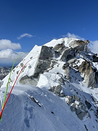 Mantok 1 Alaska, Fred Caloggero, Joseph Hobby - Fred Callogero finishing the final meters to the proper summit of Mantok 1 in Alaska 