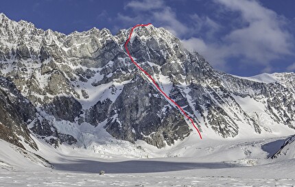 Mantok 1 Alaska, Fred Caloggero, Joseph Hobby - Route overview of the 'Small Talk Couloir' on Mantok 1 in Alaska (Fred Caloggero, Joseph Hobby 04/2024)