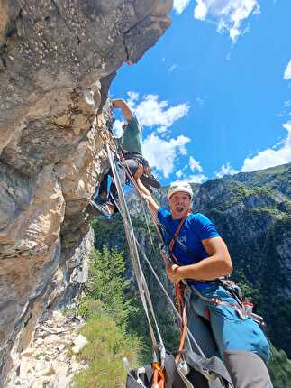 Nuvole di Farfalle, Pasubio, Valle delle Prigioni, Federico Asciolla, Silvia Caoduro, Nicola Guzzo - Nicola Guzzo in apertura su 'Nuvole di Farfalle' al Bastione dei Secondini (Pasubio, Prealpi Vicentine)