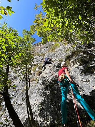 Nuvole di Farfalle, Pasubio, Valle delle Prigioni, Federico Asciolla, Silvia Caoduro, Nicola Guzzo - Federico Asciolla e Silvia Caoduro in azione sul primo tiro di 'Nuvole di Farfalle' al Bastione dei Secondini (Pasubio, Prealpi Vicentine)