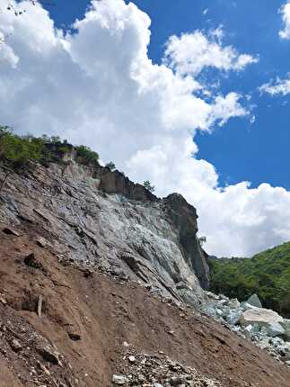 Crollata la falesia di Sessi in Valle di Susa