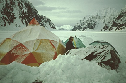 Mt Dickey, Alaska, Diretta Italiana 1991, Giuseppe Bagattoli, Paolo Borgonovo, Fabrizio Defrancesco, Bruno De Donà, Fabio Leoni, Mario Manica, Danny Zampiccoli - Diretta Italiana al Mt. Dickey: Campo Base sul Ruth Gorge, Central Alaska Range, Alaska 1991