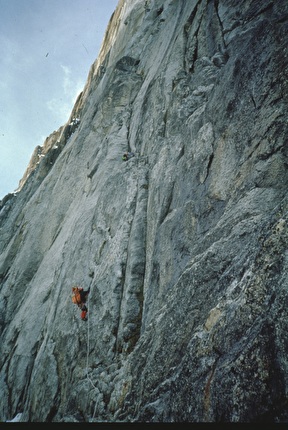 Mt Dickey, Alaska, Diretta Italiana 1991, Giuseppe Bagattoli, Paolo Borgonovo, Fabrizio Defrancesco, Bruno De Donà, Fabio Leoni, Mario Manica, Danny Zampiccoli - Primi tiri del pilastro all'inviolata Sud del Mt Dickey 2909m, durante l'apertura della Diretta Italiana. Central Alaska Range, Alaska 1991.