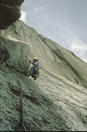 Mt Dickey, Alaska, Diretta Italiana 1991, Giuseppe Bagattoli, Paolo Borgonovo, Fabrizio Defrancesco, Bruno De Donà, Fabio Leoni, Mario Manica, Danny Zampiccoli - Danny Zampiccoli sul pilastro dell'inviolata Sud del Mt Dickey 2909m, Central Alaska Range. Alaska 1991.
