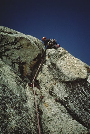 Mt Dickey, Alaska, Diretta Italiana 1991, Giuseppe Bagattoli, Paolo Borgonovo, Fabrizio Defrancesco, Bruno De Donà, Fabio Leoni, Mario Manica, Danny Zampiccoli - Fabrizio Defrancesco in apertura della via Diretta Italiana, all'inviolata Sud del Mt Dickey 2909m, Central Alaska Range, Alaska 1991