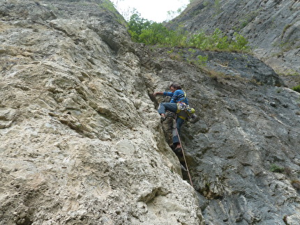 Via Ruchin, Torrione Ruchin, Val Realba, Saverio De Toffol, Jorge Palacios - Giovanni Rivolta sul diedro del terzo tiro della 'Via Ruchin' al Torrione Ruchin in Val Realba