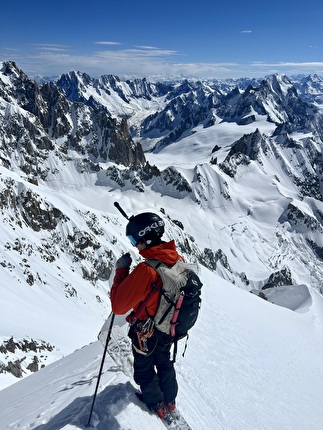 Mont Blanc Brenva Face - The Diagonal of the Brenva Face (Mont Blanc) skied by Nico Borgeot, Gaspard Buro and Ross Hewitt