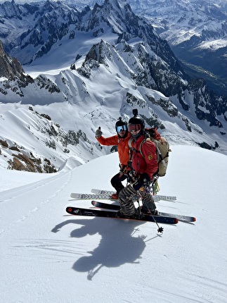 Mont Blanc Brenva Face - The Diagonal of the Brenva Face (Mont Blanc) skied by Nico Borgeot, Gaspard Buro and Ross Hewitt