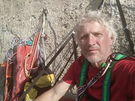 Meteora Grecia, Kapelo Peak - Vangelis Galanis apre in solitaria la via 'Dietrich Hasse' alla Kapelo Peak nelle Meteora in Grecia, giugno 2024