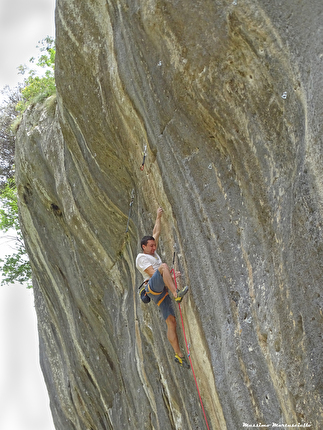 Carovilli, La Foce, Molise - Pietro Radassao sending 'Psicosi' (8b+) at Carovilli in Molise, Italy