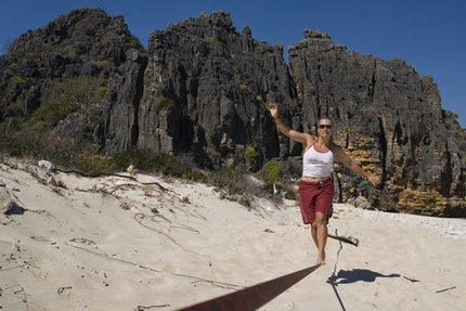 Madagascar 2007 - Slacklining at Nosy Andantsara Basecamp.