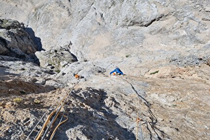 Cima d'Auta, Dolomiti, Rolando Larcher - 'Non è mai troppo tardi' alla Cima d'Auta: Luca Giupponi e Markus Aufderklam sul 4° tiro