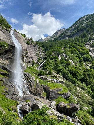 Ferro, Val del Ferro, Val di Mello, Italy - The crag Ferro in Val del Ferro (Val di Mello)