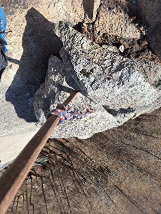 Valle dell'Orco Piccolo Half Dome  - Piccolo Half Dome Valle Orco: cleaning the crag