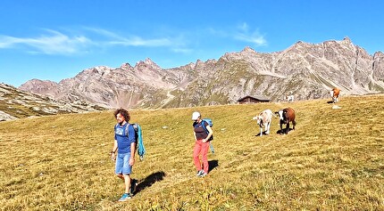 Pizzo Matto, Val Grosina, Valtellina - Amici per sempre: avvicinamento alla parete Sass del Plan Sertif del Pizzo Matto in Val Grosina (Valtellina). Il bivacco al Pian del Lago