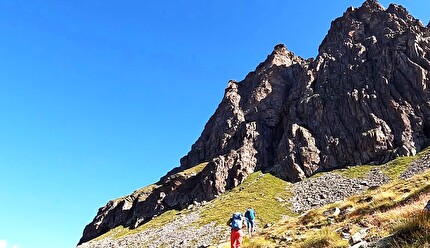Pizzo Matto, Val Grosina, Valtellina - Amici per sempre: il tratto finale dell'avvicinamento alla parete Sass del Plan Sertif del Pizzo Matto in Val Grosina (Valtellina)