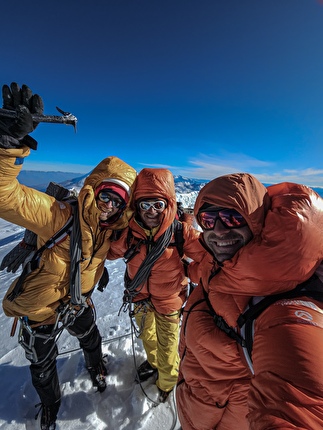 Puro Floro added to Nevado Copa in Peru by Pou brothers & Micher Quito
