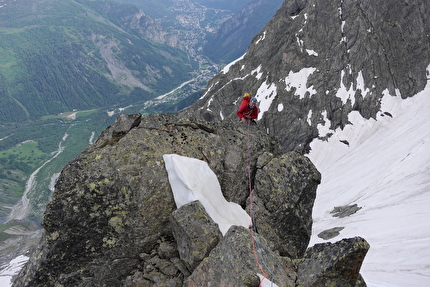 Punta Vardaz, Mont Blanc, Simon Richardson, Michael Rinn - Climbing the South Ridge of Punta Vardaz in the Mont Blanc massif (Simon Richardson, Michael Rinn 18-19/06/2024)