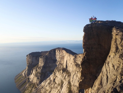 The Arctic Project - Baffin Island - Steve Bradshaw, Dave Glass, Clinton Marteningo, Andrew Porter climbing Bonfire of the Vanities (6c, 280m) on Polar Molar, Baffin Island.