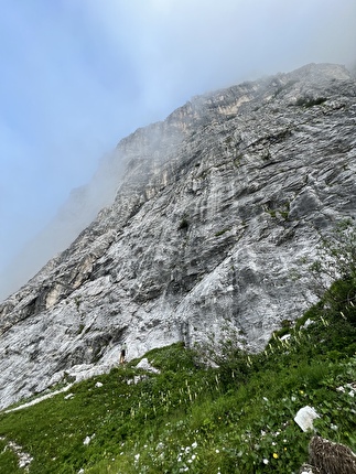 Scalet delle Masenade, Moiazza, Civetta, Dolomites - The start of Via Decima on Scalet delle Masenade in Moiazza (Civetta, Dolomites)