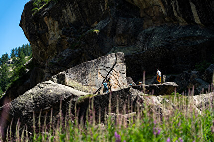 Granpablok, Parco Nazionale del Gran Paradiso - Il raduno di arrampicata boulder Granpablok 2024 a Pont di Valsavarenche, Parco Nazionale del Gran Paradiso, Valle d’Aosta