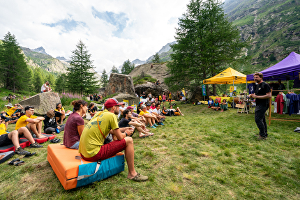Granpablok, Parco Nazionale del Gran Paradiso - Il raduno di arrampicata boulder Granpablok 2024 a Pont di Valsavarenche, Parco Nazionale del Gran Paradiso, Valle d’Aosta