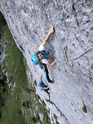 Traumpfeiler, Cansla, Dolomiti - Sarah Haase sulla via 'Traumpfeiler', Cansla, Mëisules dala Biesces