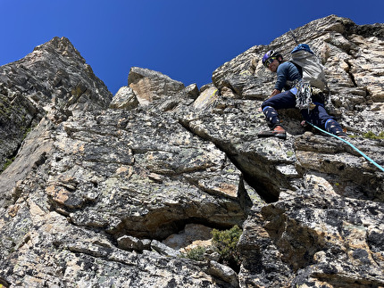 Courmaon, Valle Orco, Andrea Migliano, Lisa Seffusatti - L'apertura di 'Chiodo Fisso' sulla parete NE del Courmaon in Valle dell'Orco (Andrea Migliano, Lisa Seffusatti 04/07/2024)