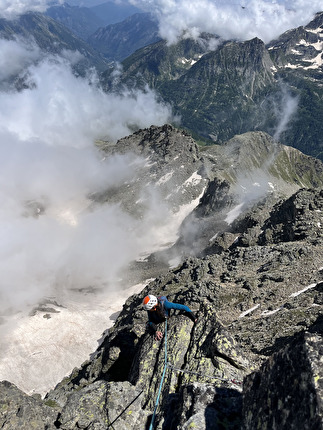 Courmaon, Valle Orco, Andrea Migliano, Lisa Seffusatti - L'apertura di 'Chiodo Fisso' sulla parete NE del Courmaon in Valle dell'Orco (Andrea Migliano, Lisa Seffusatti 04/07/2024)