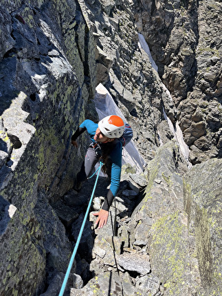 Courmaon, Valle Orco, Andrea Migliano, Lisa Seffusatti - L'apertura di 'Chiodo Fisso' sulla parete NE del Courmaon in Valle dell'Orco (Andrea Migliano, Lisa Seffusatti 04/07/2024)