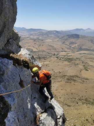 Pizzo Lungo Sicilia Massimo Flaccavento - Salendo lo Spigolo NO del Pizzo Lungo in Sicilia