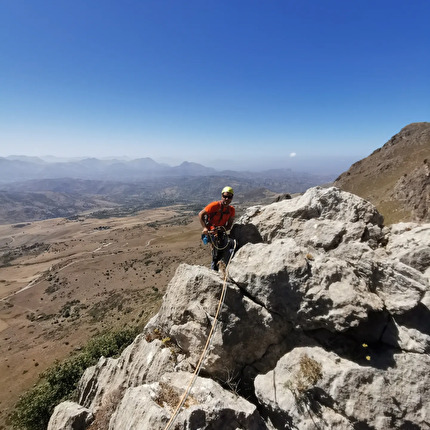 Pizzo Lungo Sicilia Massimo Flaccavento - Salendo lo Spigolo NO del Pizzo Lungo in Sicilia