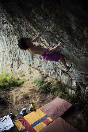 Maximillian Milne - Max Milne flash 'Bewilderness' (8B+/V14) a Badger's Cove, UK, 08/2024